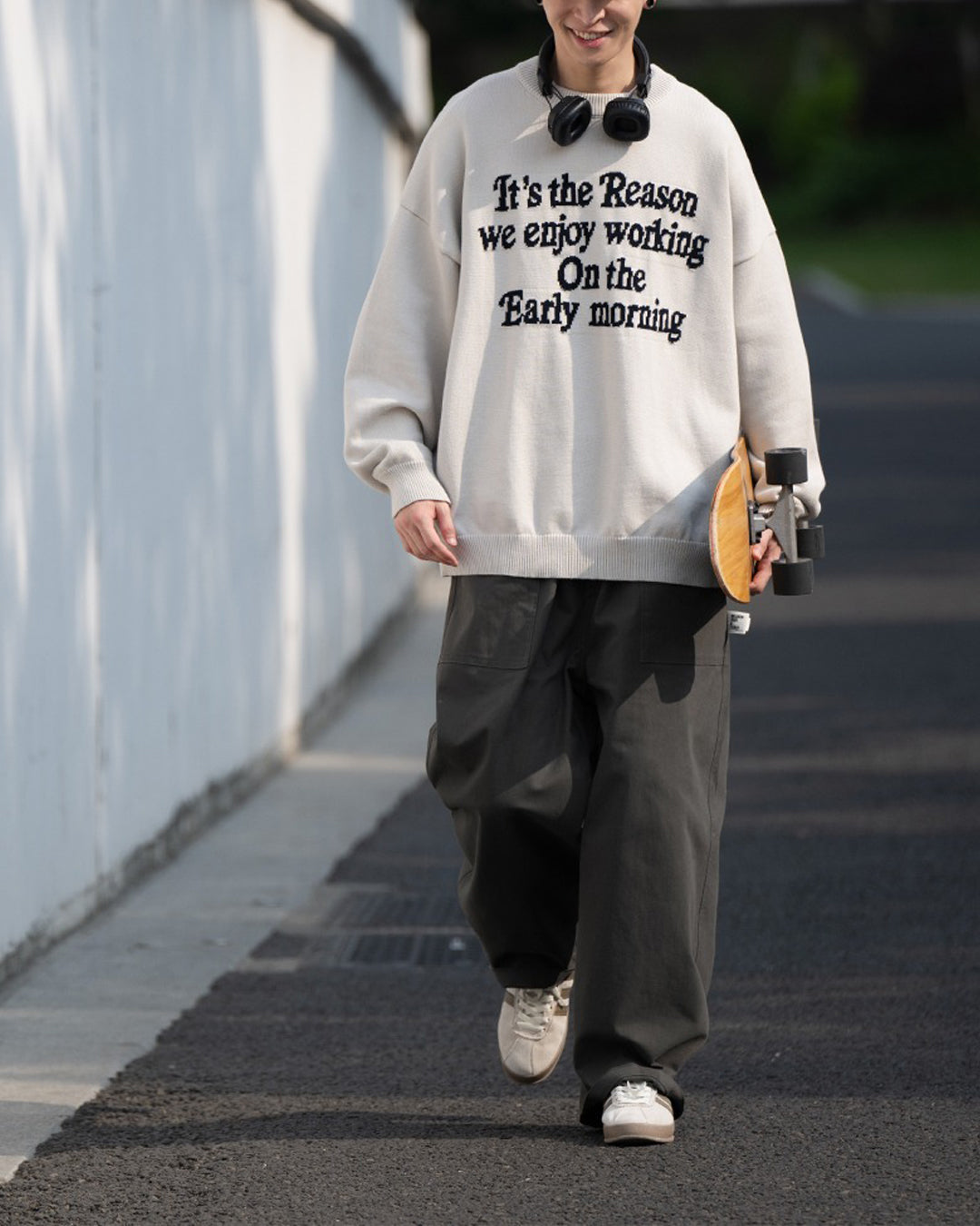 Lettered Logo Knit KN028