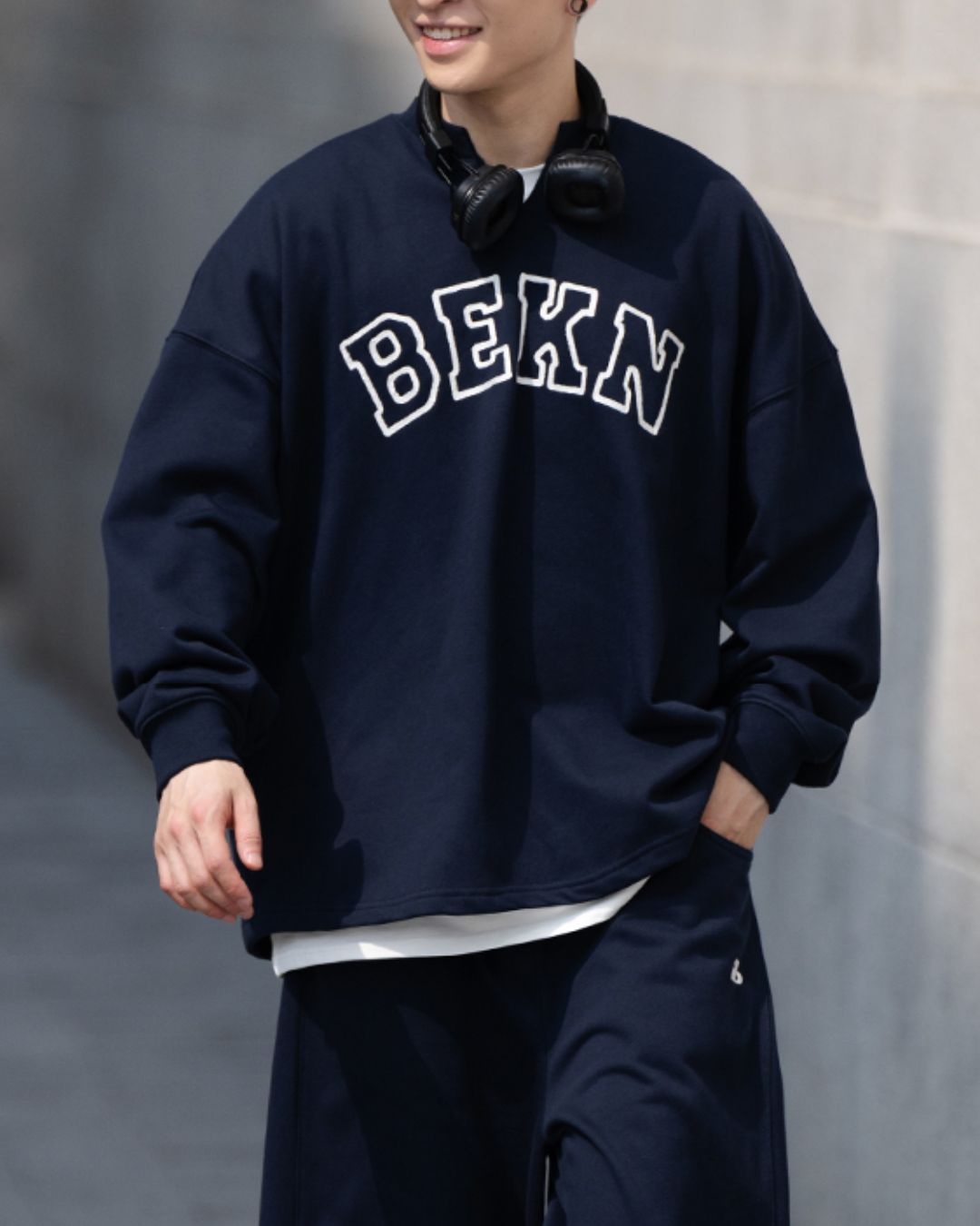 Slit Neck Pullover SW080