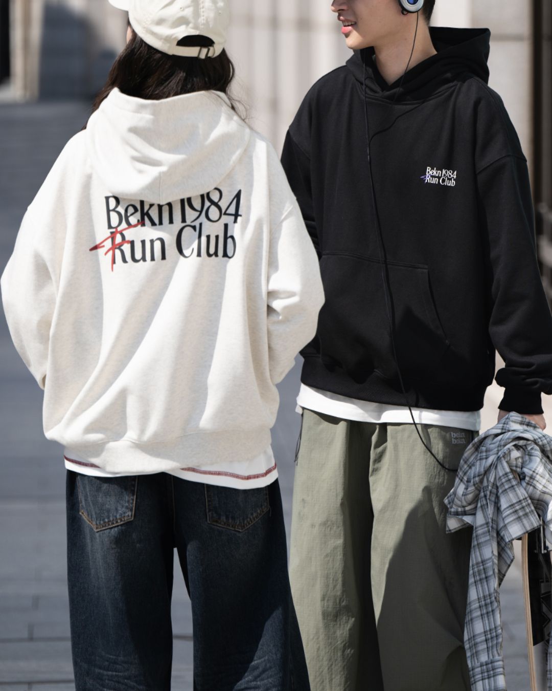 Relaxing Logo Print Hoodie HD077