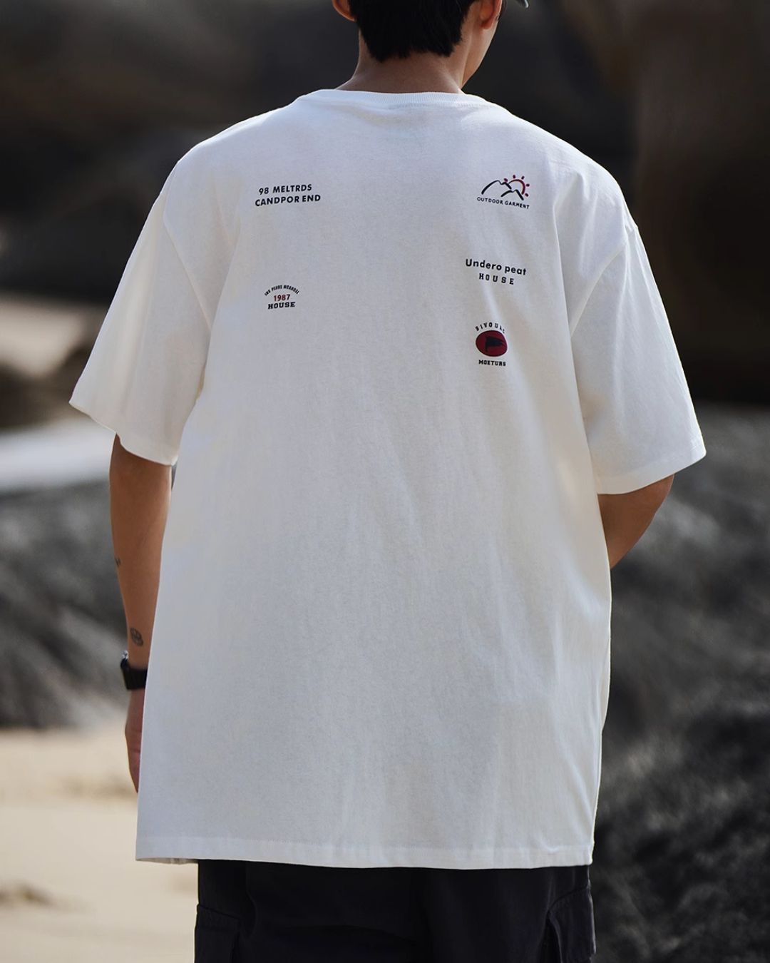 Back Logo Pocket T-shirt ST066