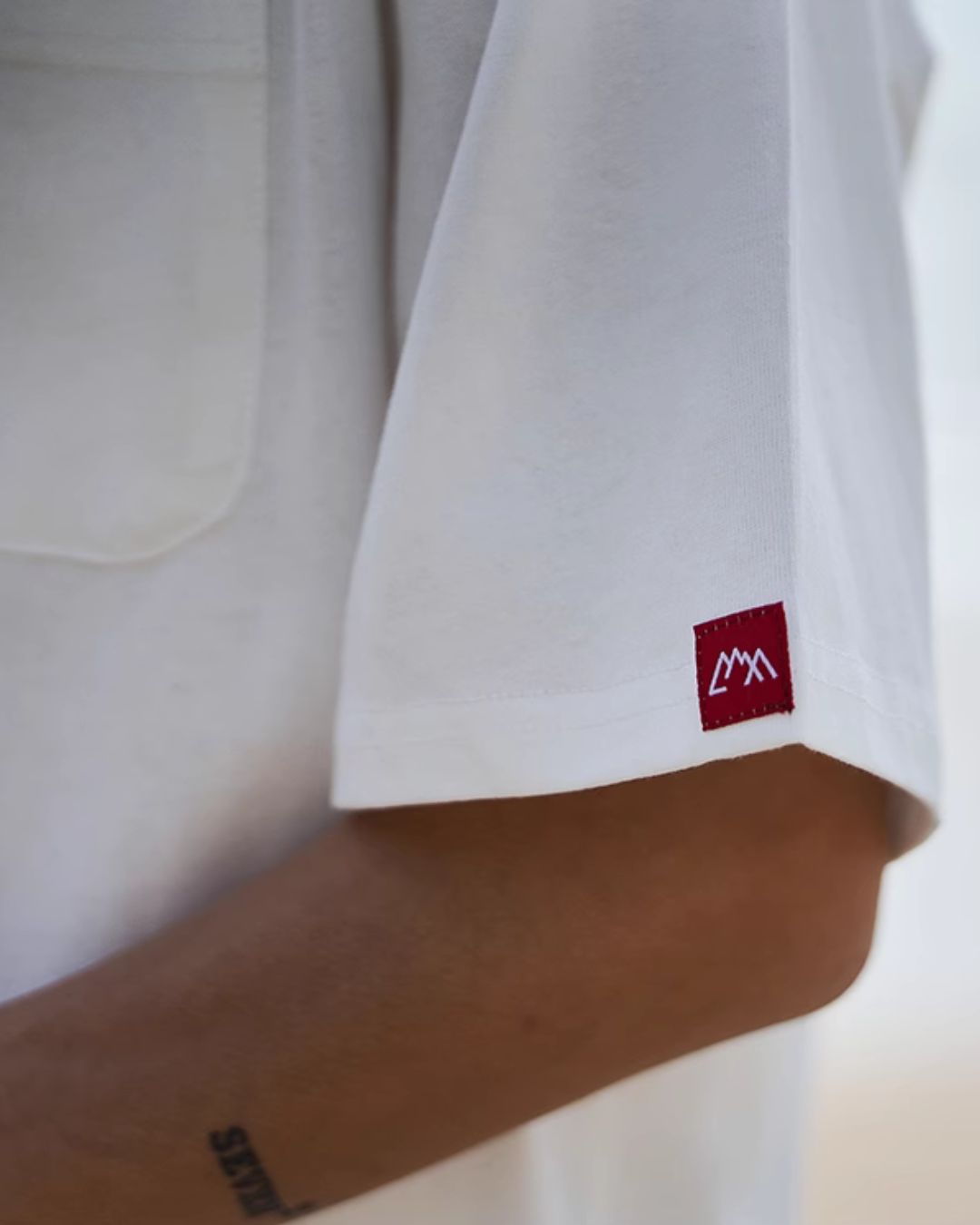 Back Logo Pocket T-shirt ST066