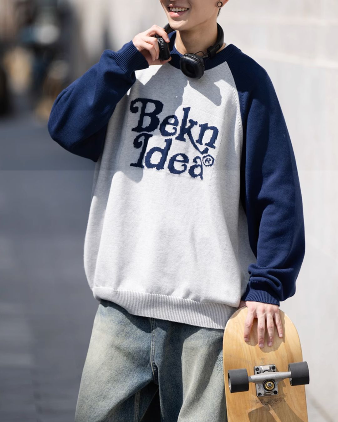 Raglan Sleeve Logo Sweater KN025