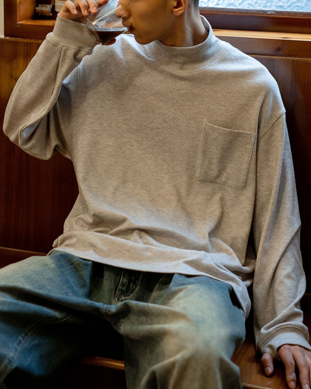 High-neck Pocket T-shirt LT078