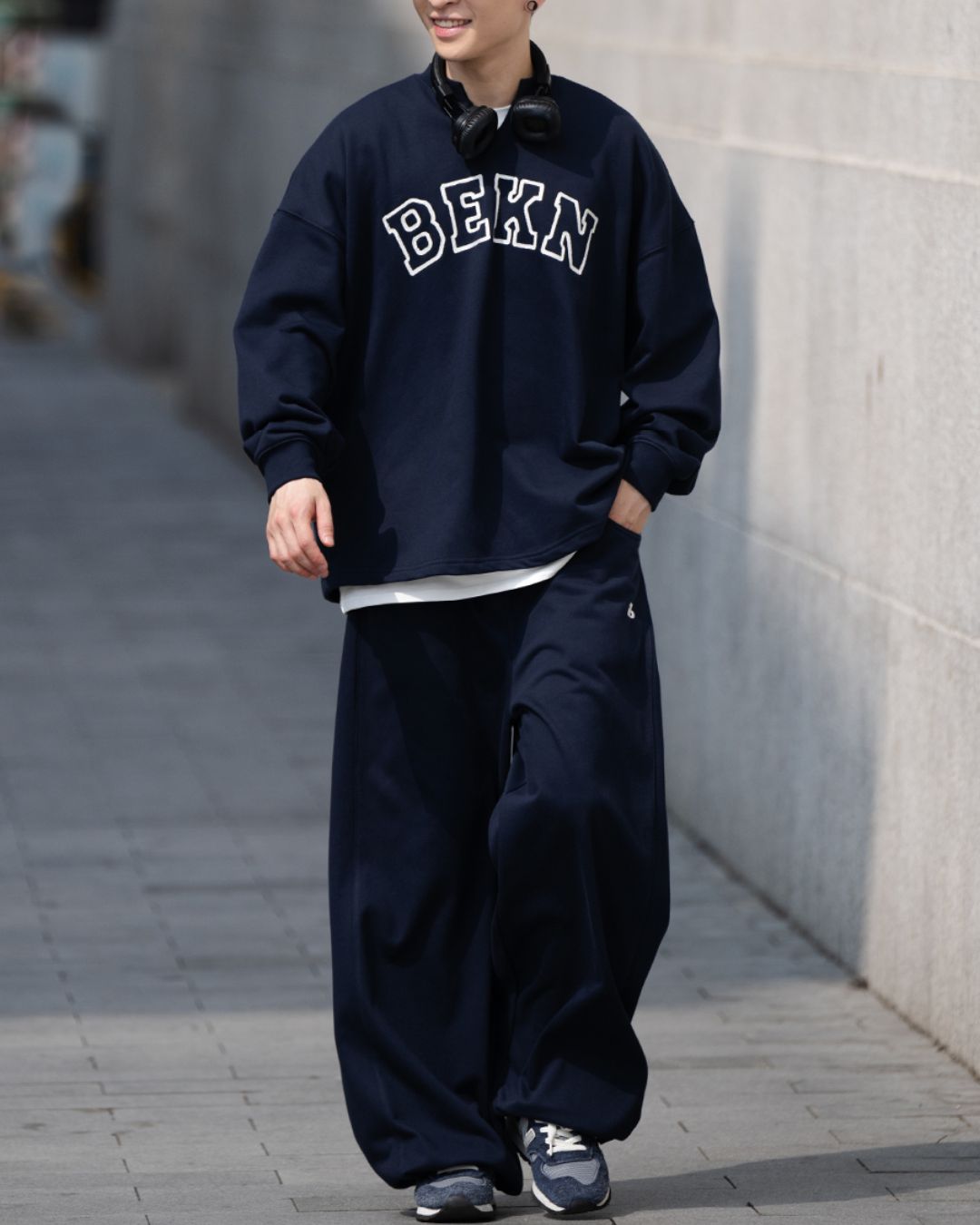 Slit Neck Pullover SW080