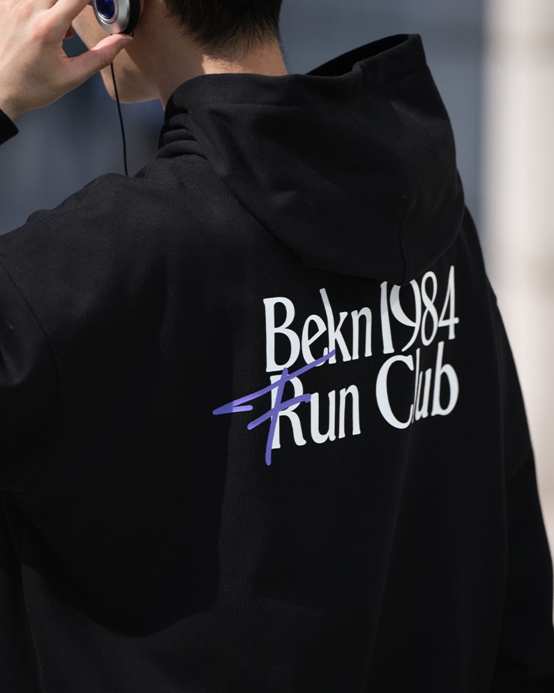 Relaxing Logo Print Hoodie HD077