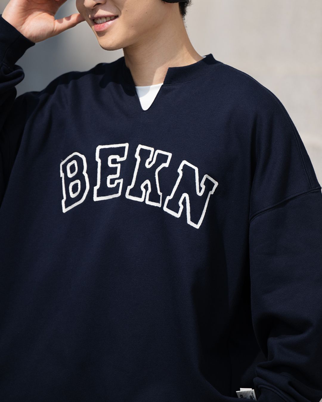 Slit Neck Pullover SW080