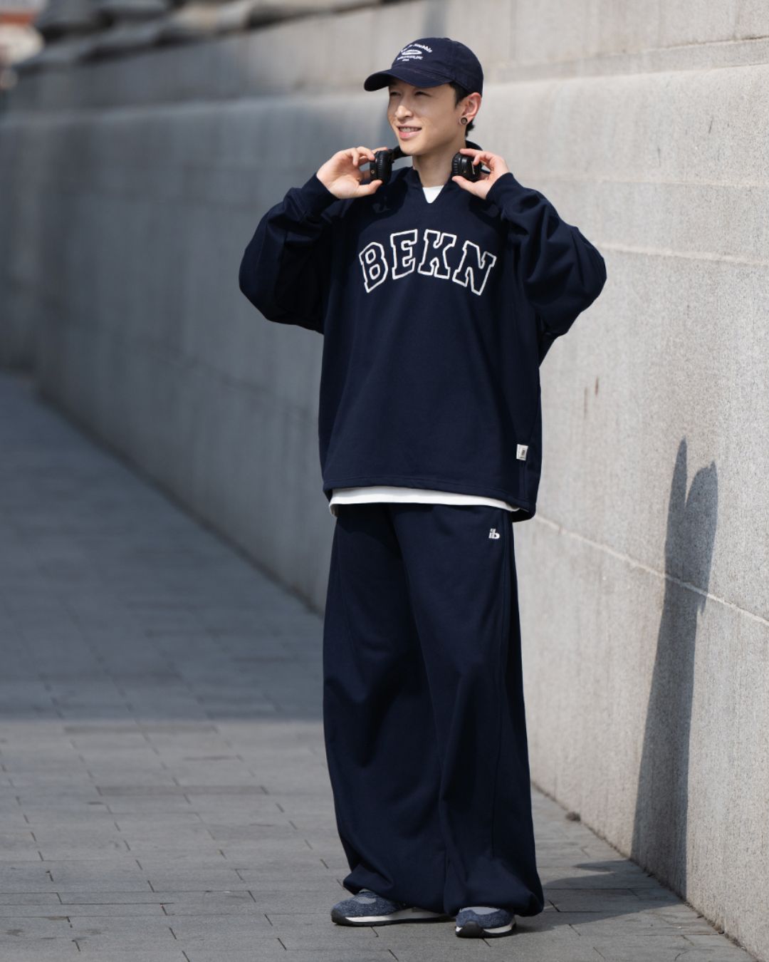 Slit Neck Pullover SW080