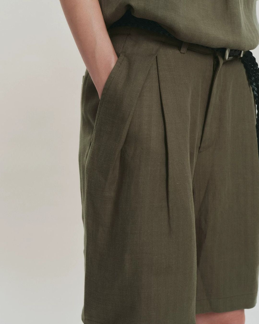 Linen Relaxed Pleated Shorts　SP080