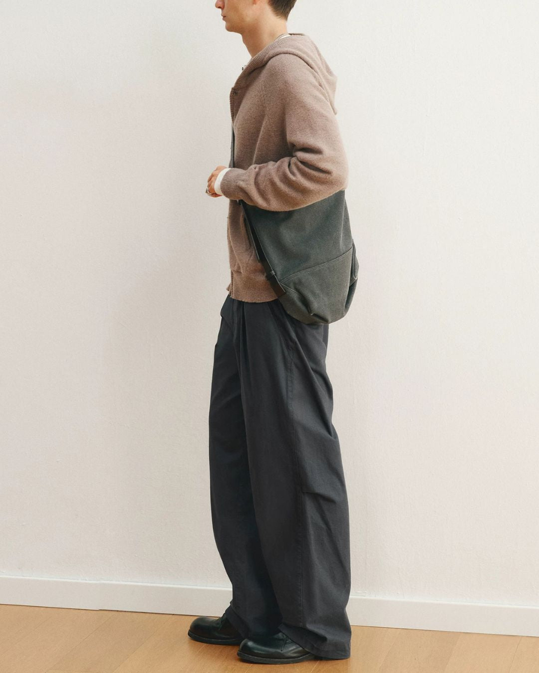 Arc Tuck Wide Pants　WP120