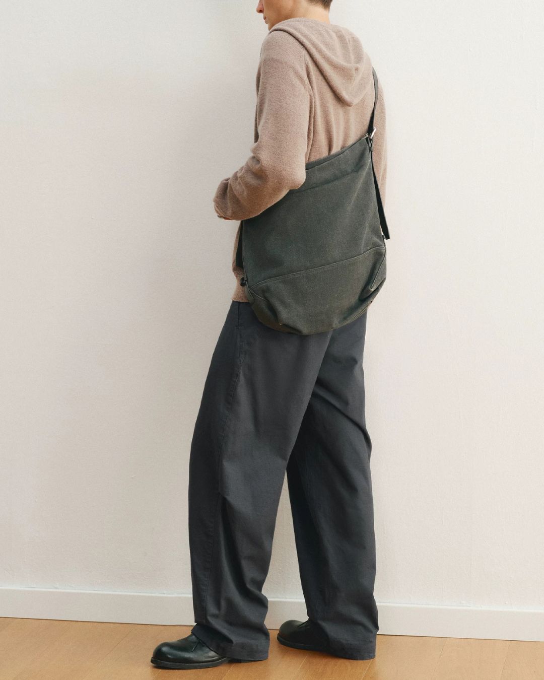 Arc Tuck Wide Pants　WP120