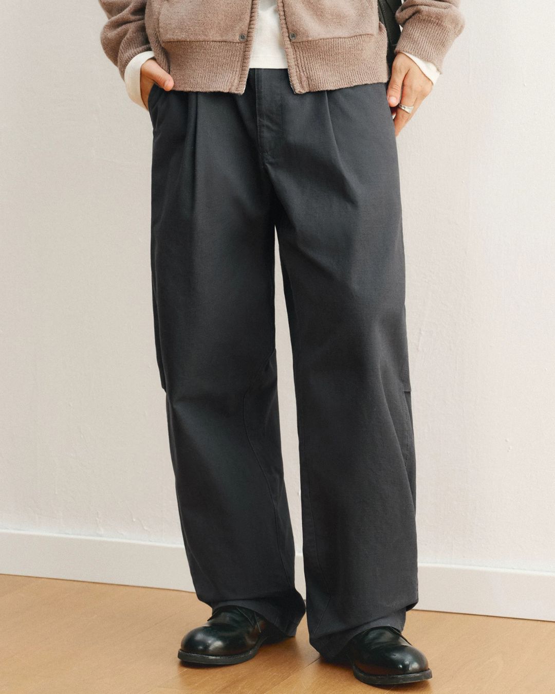 Arc Tuck Wide Pants　WP120