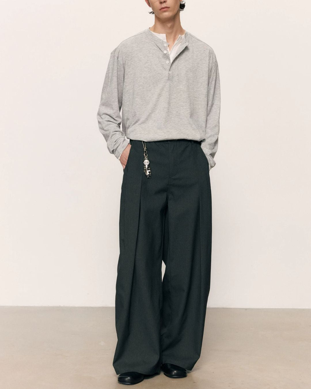 Cross Tuck Slacks　SL004