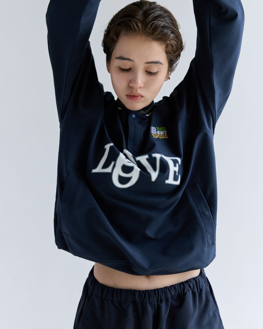 V-neck Half Button Logo Pullover　SW093