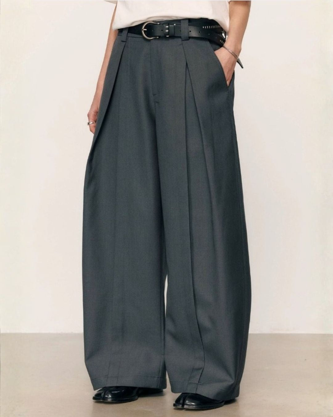 Cross Tuck Slacks　SL004