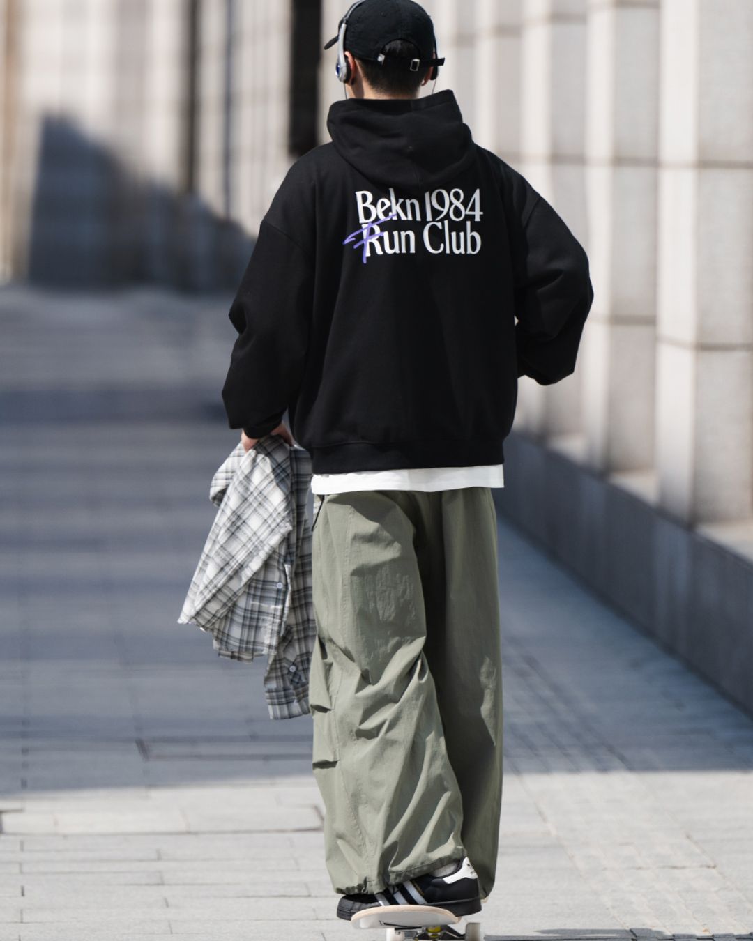 Relaxing Logo Print Hoodie　HD077