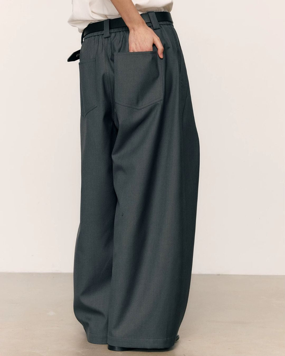Cross Tuck Slacks　SL004