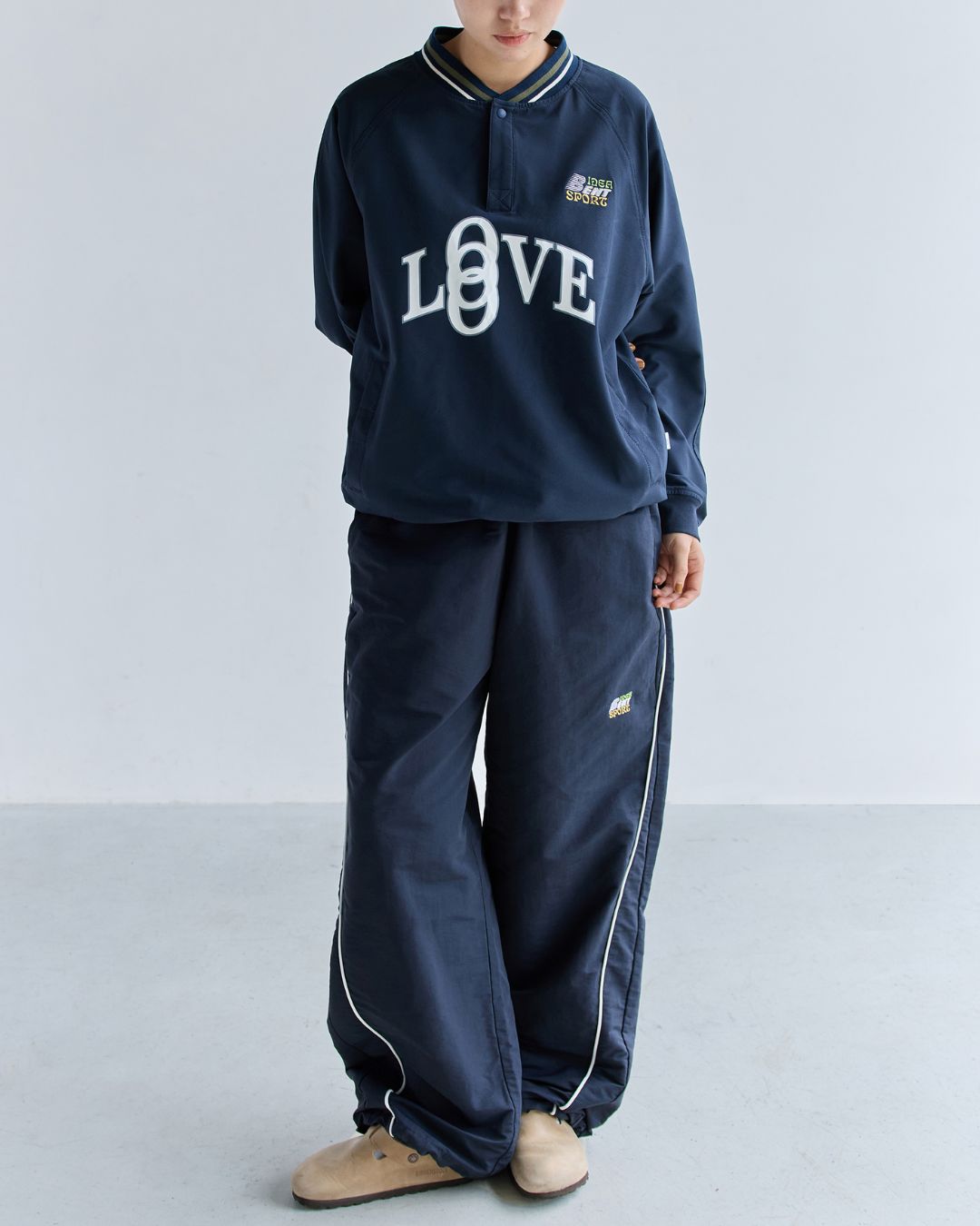 V-neck Half Button Logo Pullover　SW093