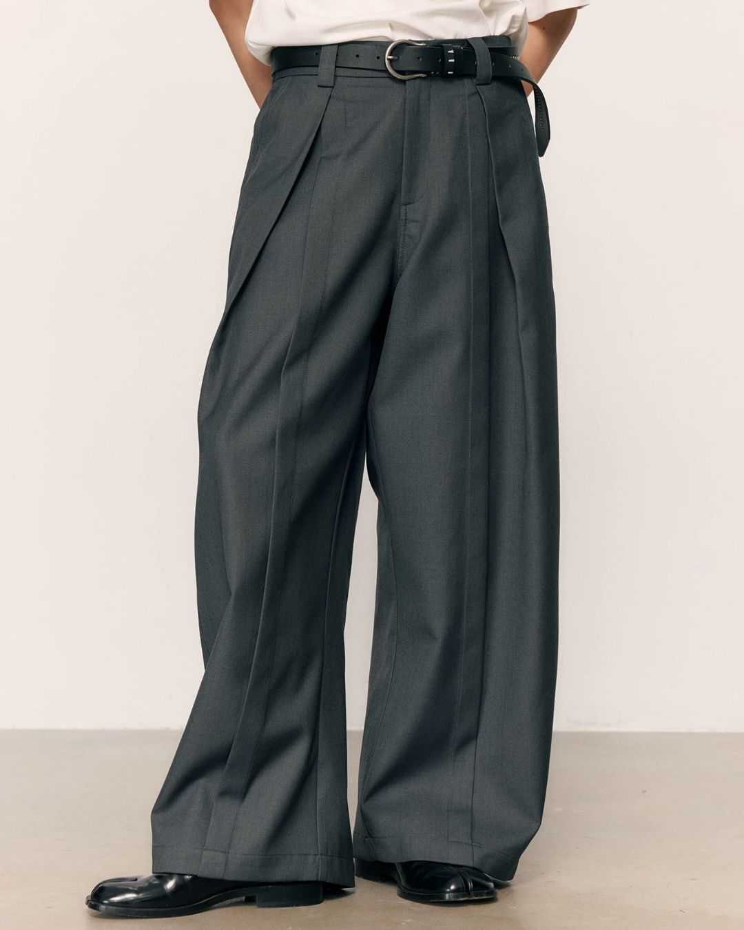 Cross Tuck Slacks　SL004