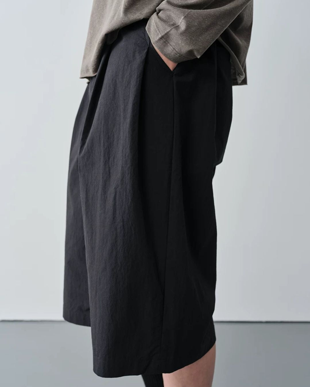 Cotton-Nylon Pleated Shorts　SP077