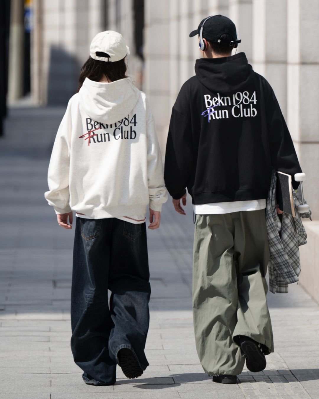 Relaxing Logo Print Hoodie　HD077